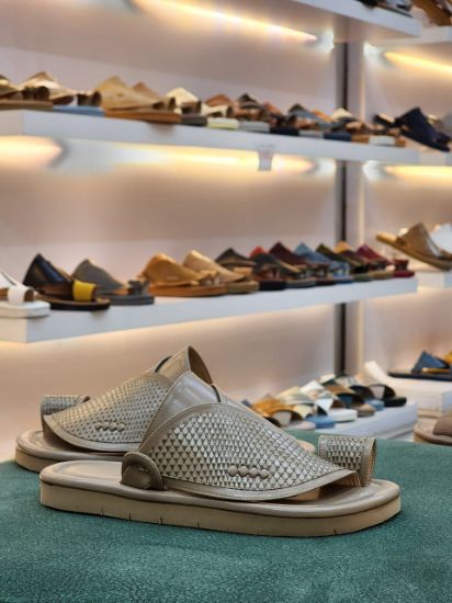 صورة شرقي جلدثعبان مديل س44